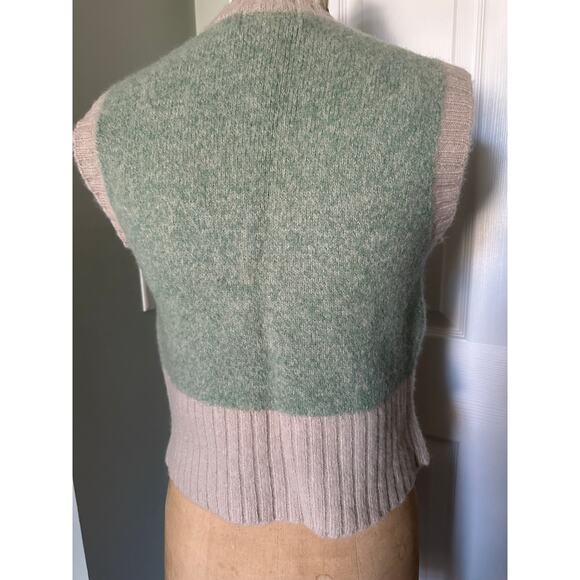 Vintage woman wool vest sage green cream sweater sleeveless v neck Maurices sz s - Picture 9 of 13